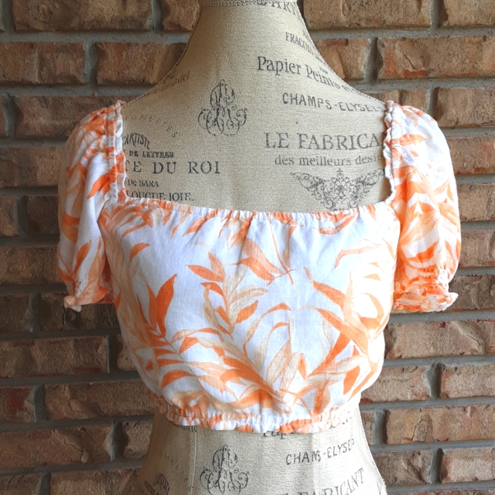 Abercrombie & Fitch NWT Cropped Tropical Floral Print Top.
